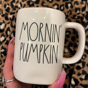 RAE DUNN MORNIN PUMPKIN MUG